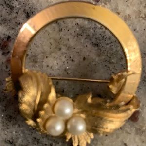 Vintage Sarah Coventry Pin